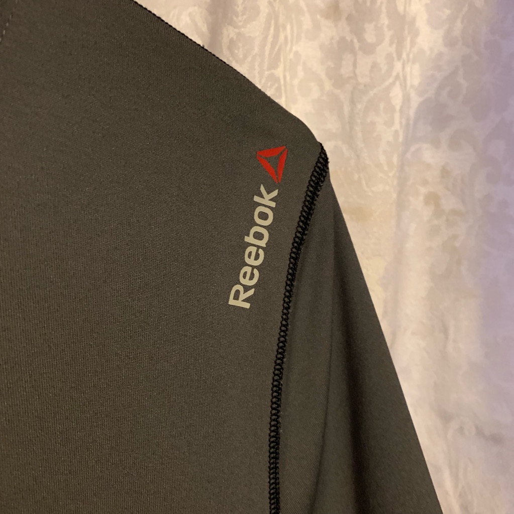 Reebok Small Gray Tee Euc